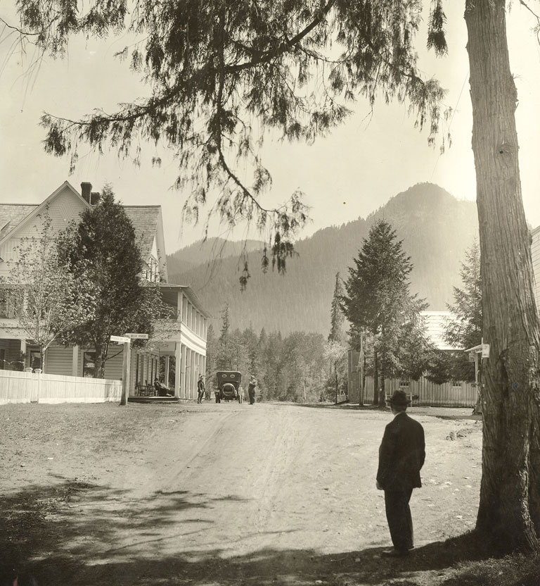 1920s BLUE RIVER