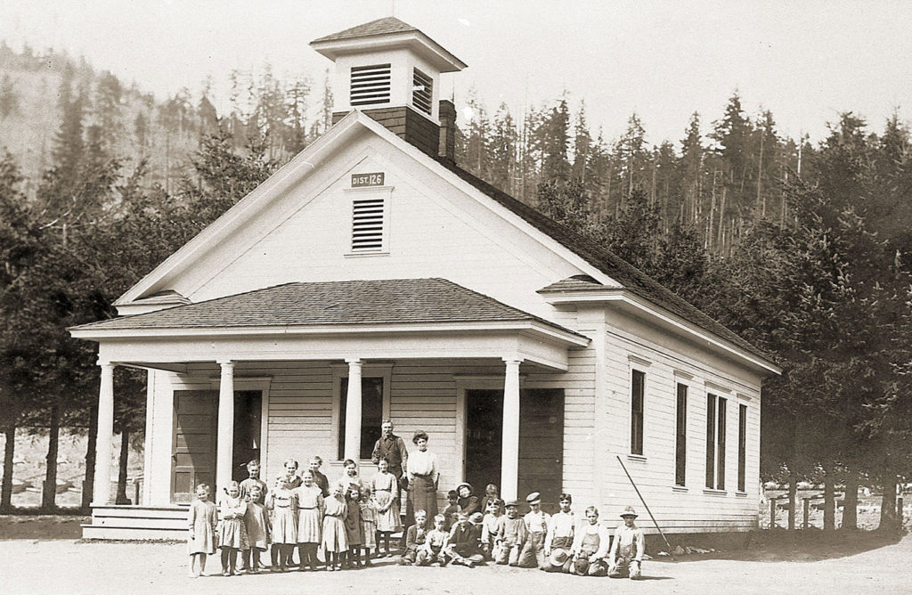 THE SECOND LEABURG SCHOOLHOUSE c. 1908