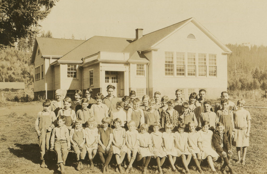 THE THIRD LEABURG SCHOOLHOUSE c. 1926