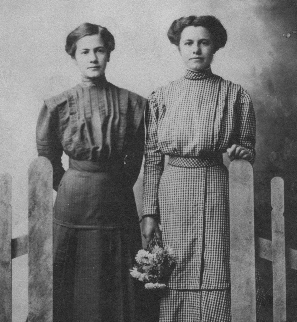 VIDA AND EVA PEPIOT c.1900s